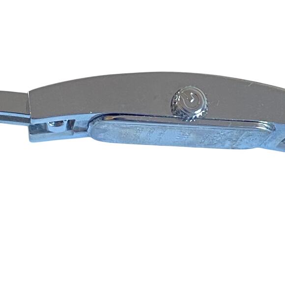 Gucci Stainless Steel Women’s Bangle Watch – Pink Dial - Picture 3 of 9